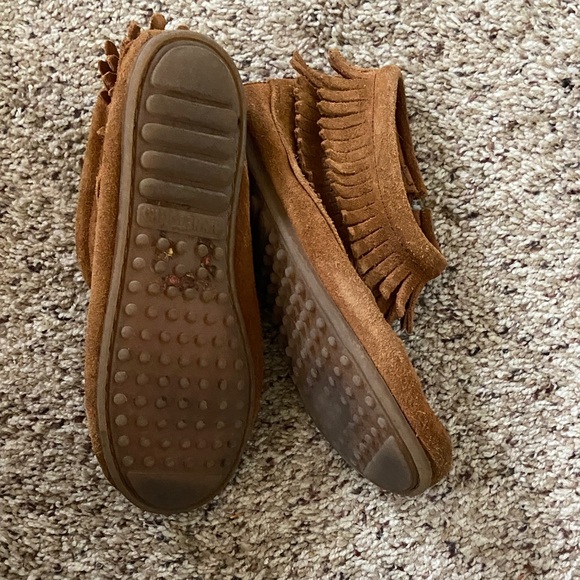 Kids Suede Fringe Minnetonka Moccasin - Picture 3 of 4